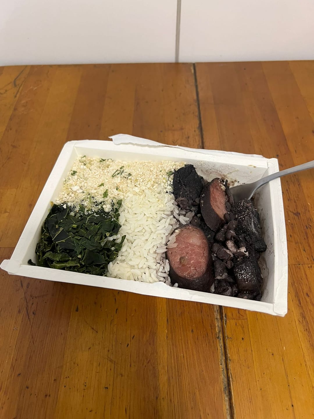 Customer photo review of Feijoada Light, Farofa, Arroz Branco e Couve Refogada