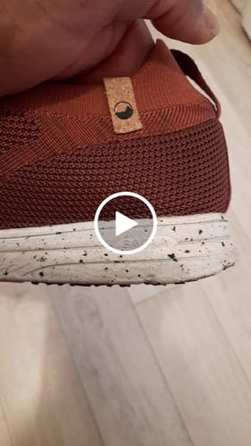 Customer video review of Tsavo M Burgundy