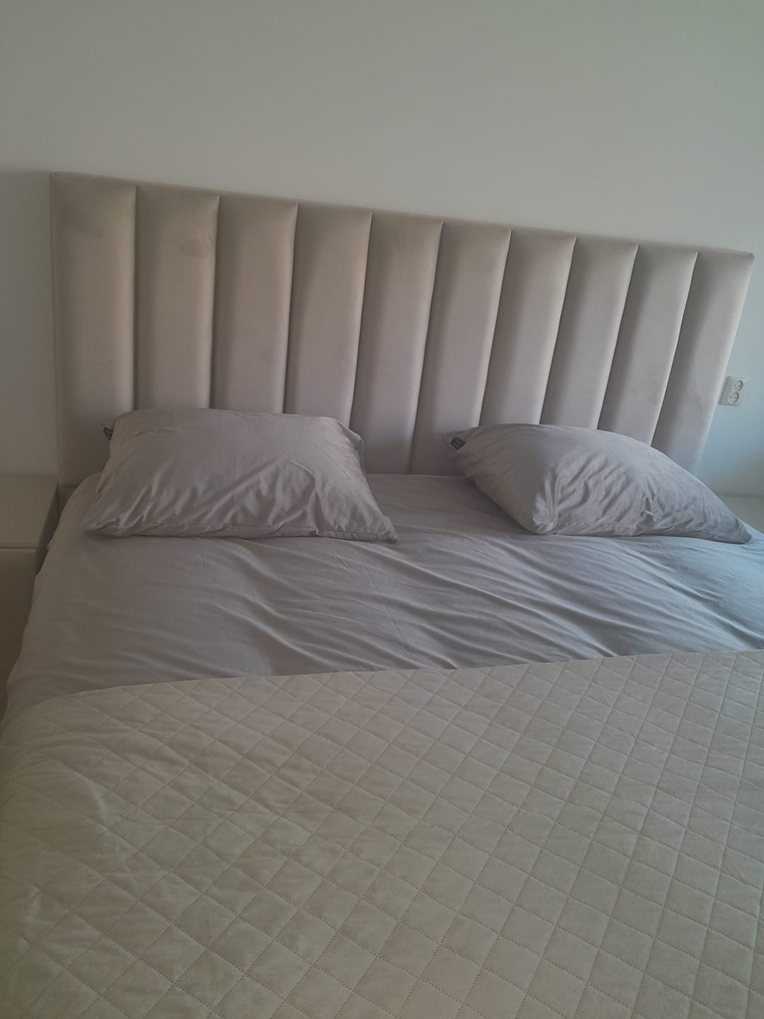 Customer photo review of Dekbedovertrek set Fluweel/Velvet  Taupe Grey