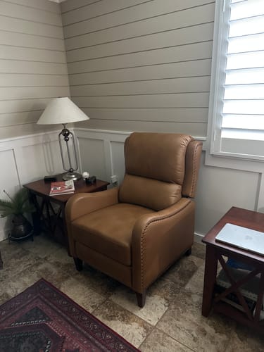 Customer photo review of Deliat Genuine Leather Recliner