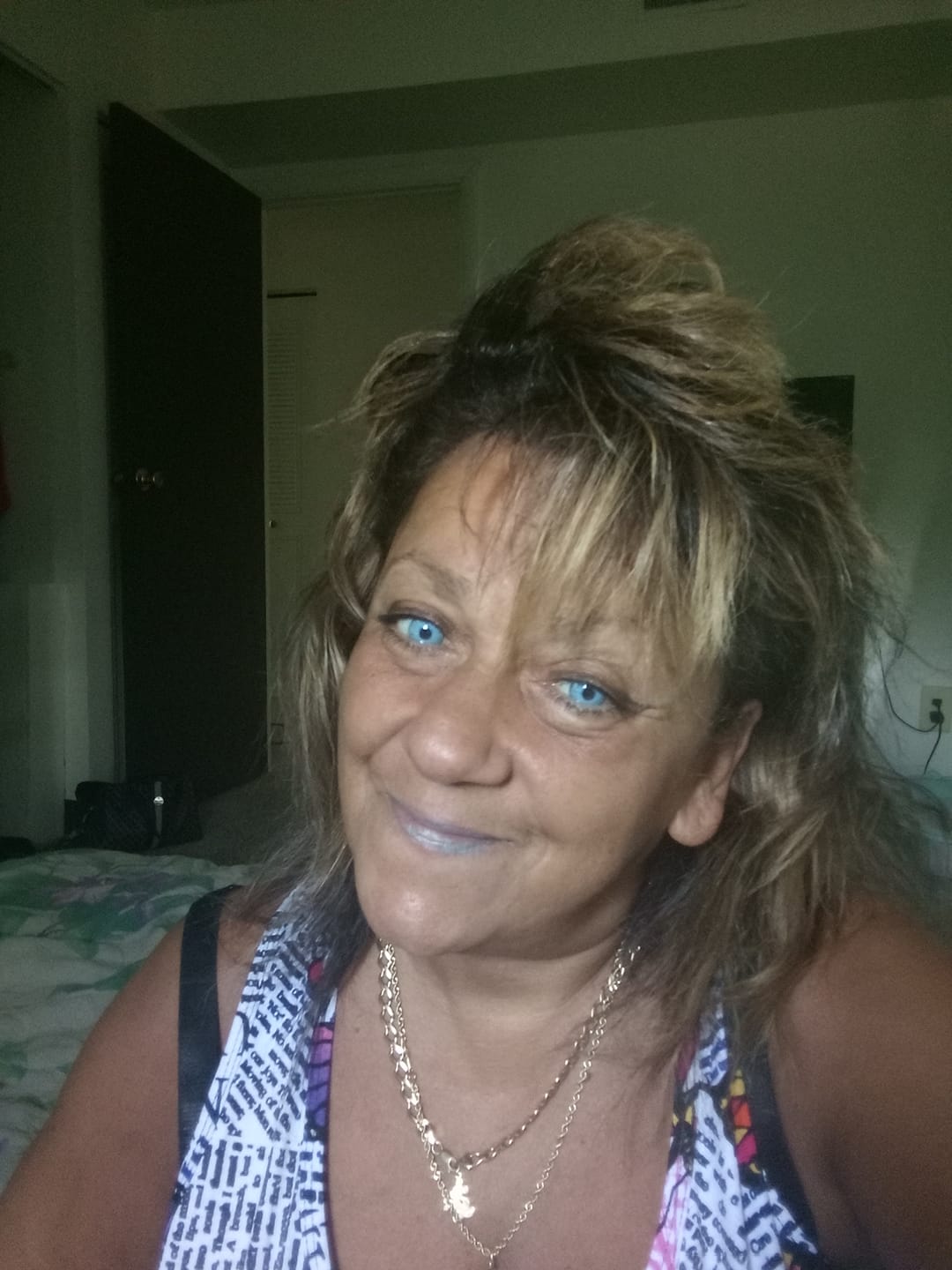 Customer photo review of New York Blue Prescription Coloured Contact Lenses