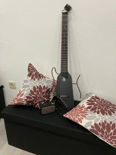 Customer photo review of Donner HUSH-I Gitarre