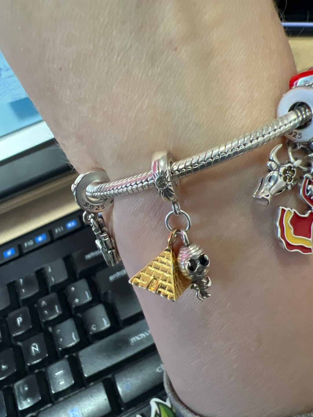 Customer photo review of Charm Piramide Egipcia