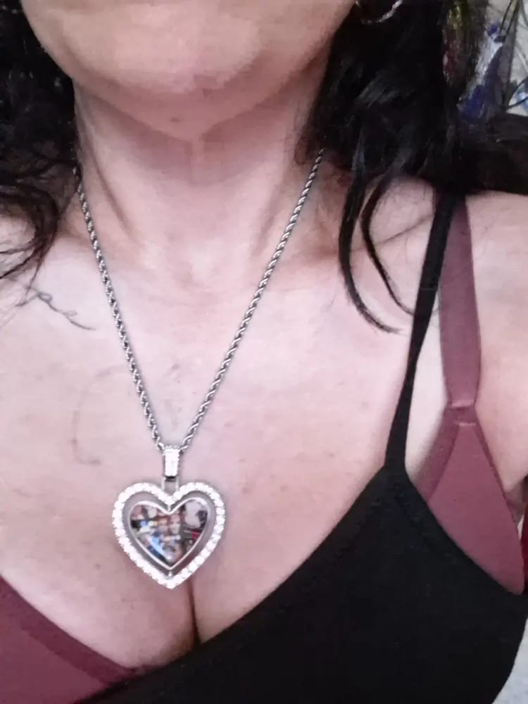 Customer photo review of 3D SPINNING 2-FACED HEART CUSTOM PICTURE PENDANT