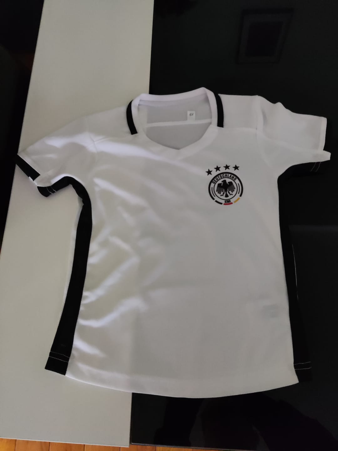 Customer photo review of Fußballfieber - Personalisiertes Kinder Trikot für Deutschland Fans zur Fussball EM 2024