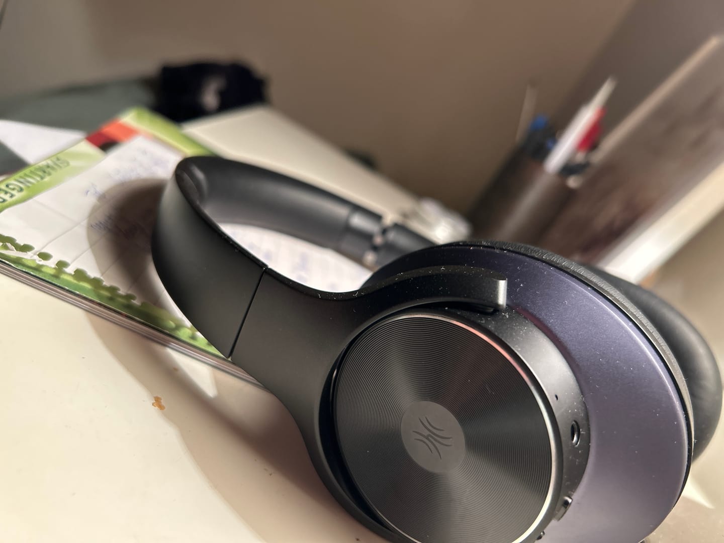 Customer photo review of Oneodio A Series - Bluetooth 5.0 Active Noise Cancelling Wireless Headphones - Built-in Microphone, Type C Charging & Carry Case