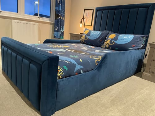 Customer photo review of Mulan Kids Chesterfield Bed