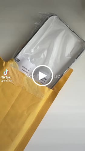 Customer video review of 'Roar' phone case