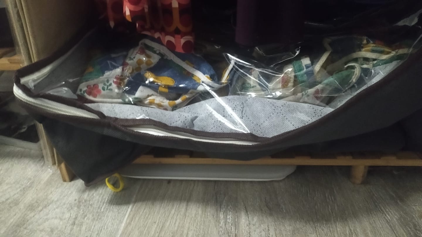 Customer photo review of Set de 3 Bolsas Organizadoras Bajo Cama con Cierre