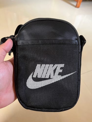 Customer photo review of Nike Heritage Crossbody Bag