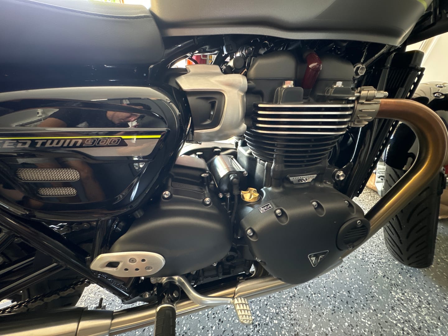 Customer photo review of Triumph Machined Brass Oil Filler Cap - Brogue Moto