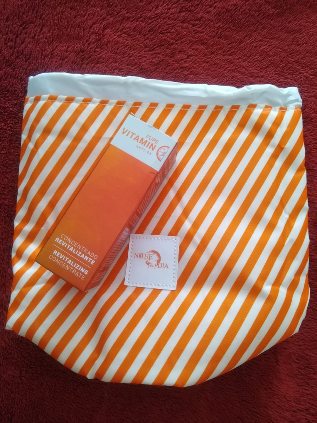 Customer photo review of Buy a Noche Y Dia Vitamin C Serum, Get a Free Limited Edition Cosmetic Bag