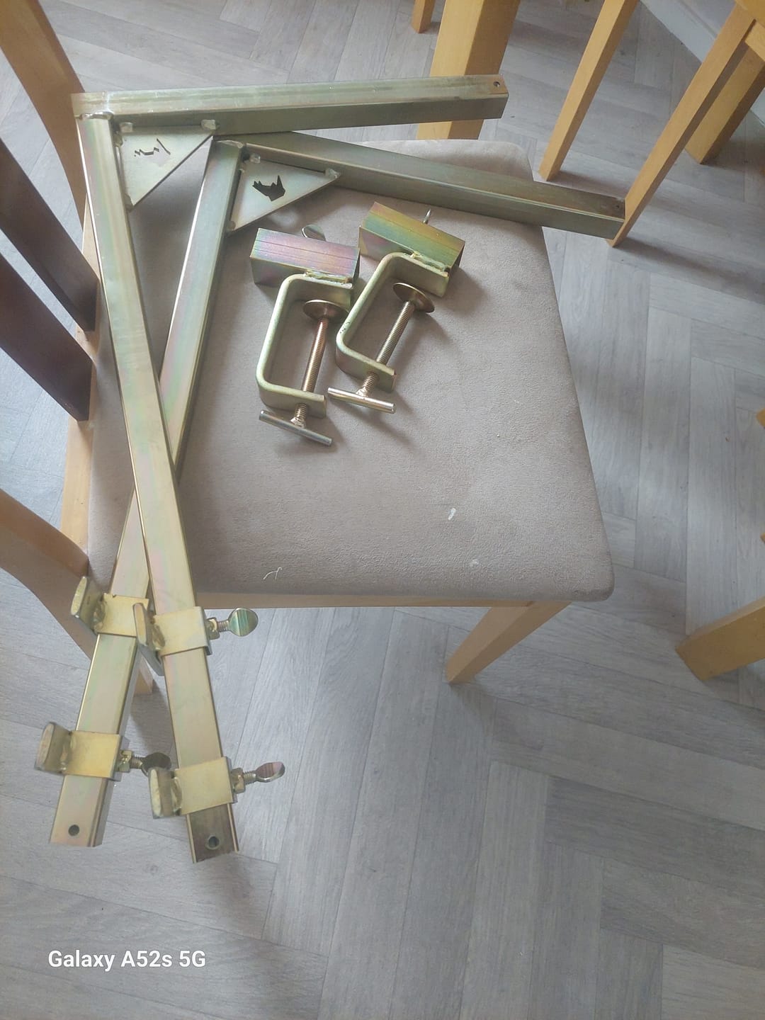 Customer photo review of Gallows Bracket with Timber and Profile Clamps