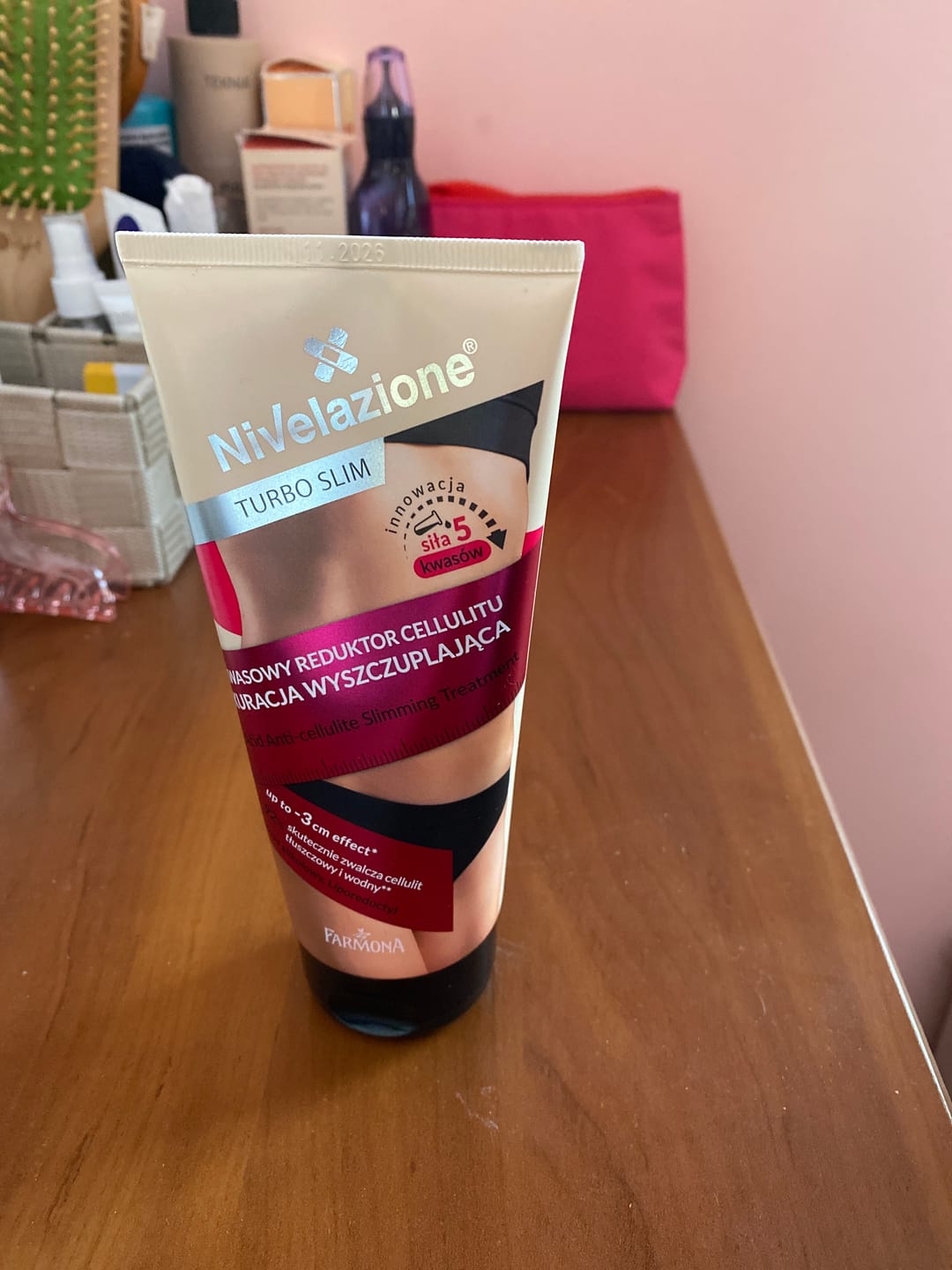 Customer photo review of Термоактивен киселинен антицелулитен крем Farmona Nivelazione Turbo Slim