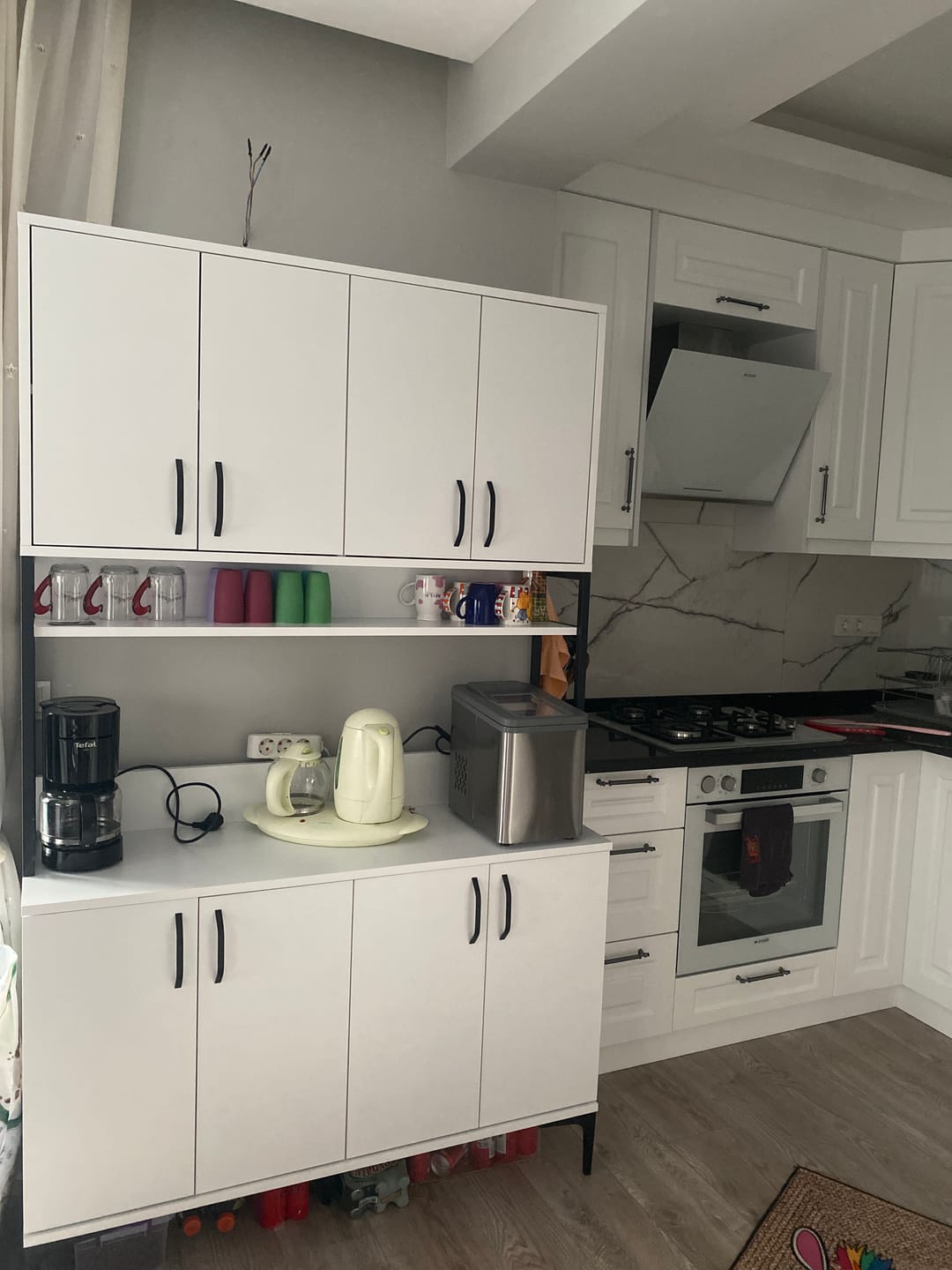 Customer photo review of Rani JE173 Çok Amaçlı Dolap 8 Kapaklı Raflı Kiler Mutfak Dolabı Beyaz