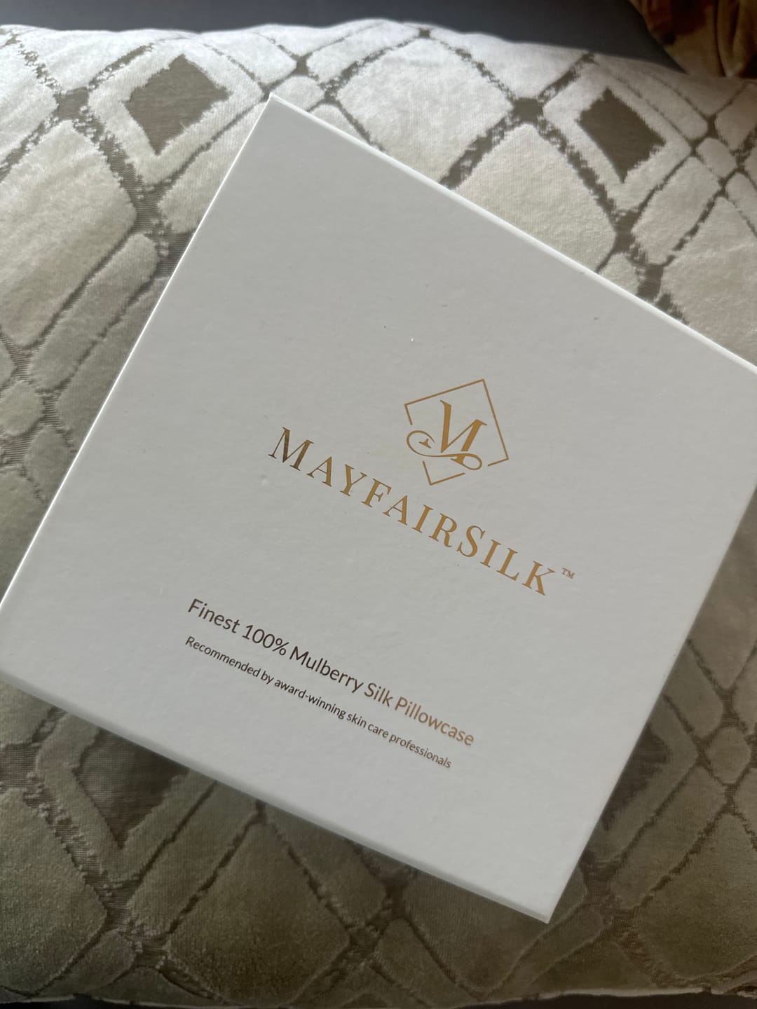 Customer photo review of Emerald Garden Pure Silk Pillowcase