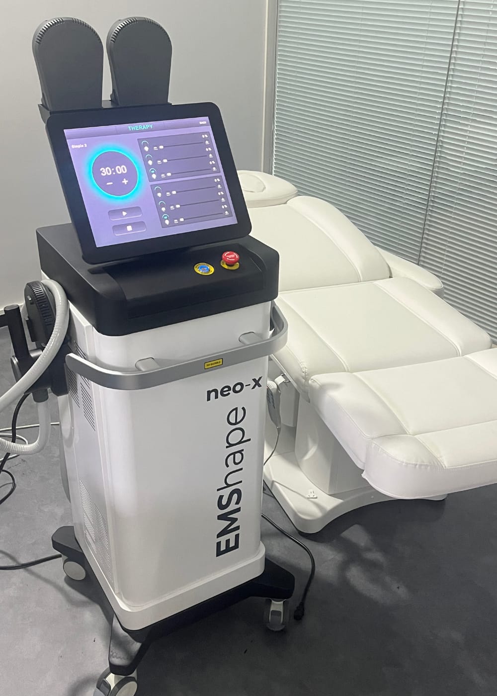 Customer photo review of EMShape® Neo-X Body Contouring Machine