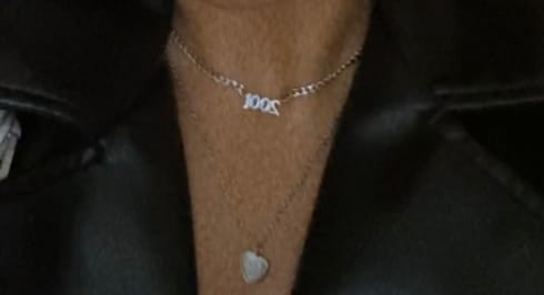 Customer photo review of Jahreszahl Halskette | 18K vergoldet
