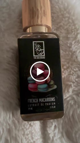 Customer video review of French Macaroons