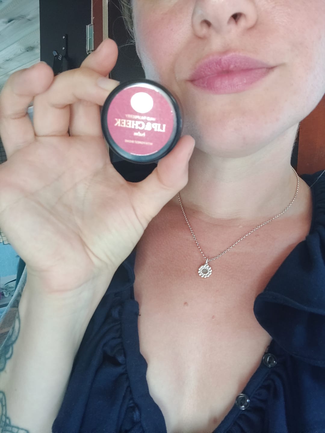 Customer photo review of Huulivoide ja Poskipuna Metsäbiomilla - 3 värivaihtoehtoa
