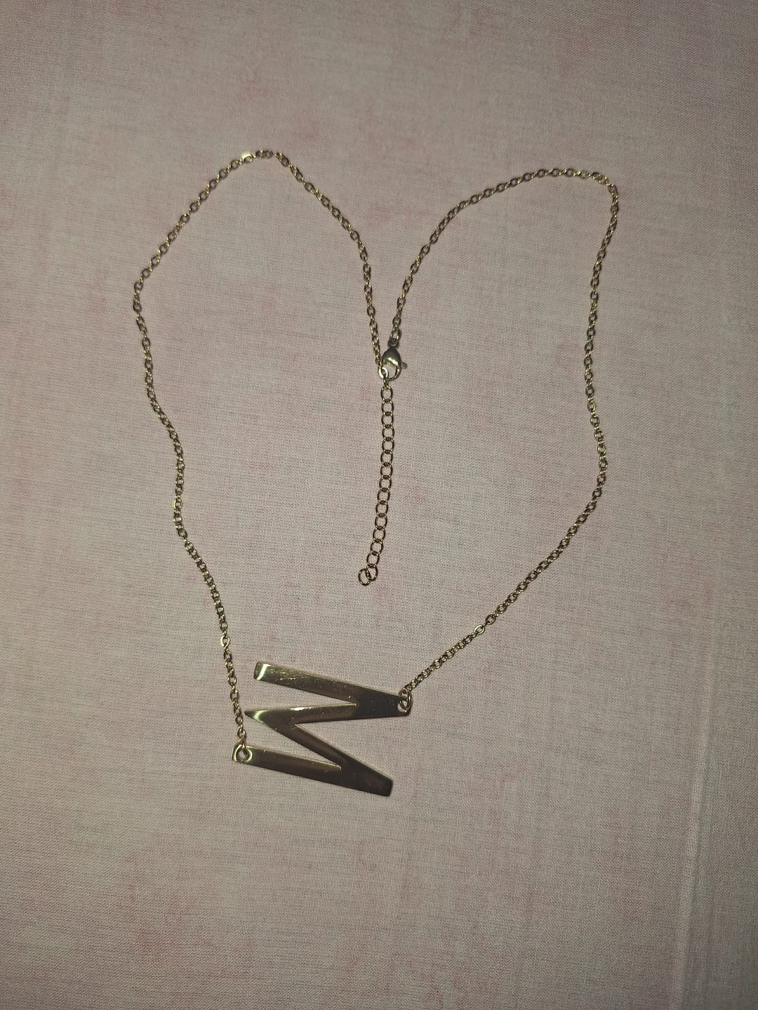 Customer photo review of Collier personnalisé Initiale (Lettre Majuscule)