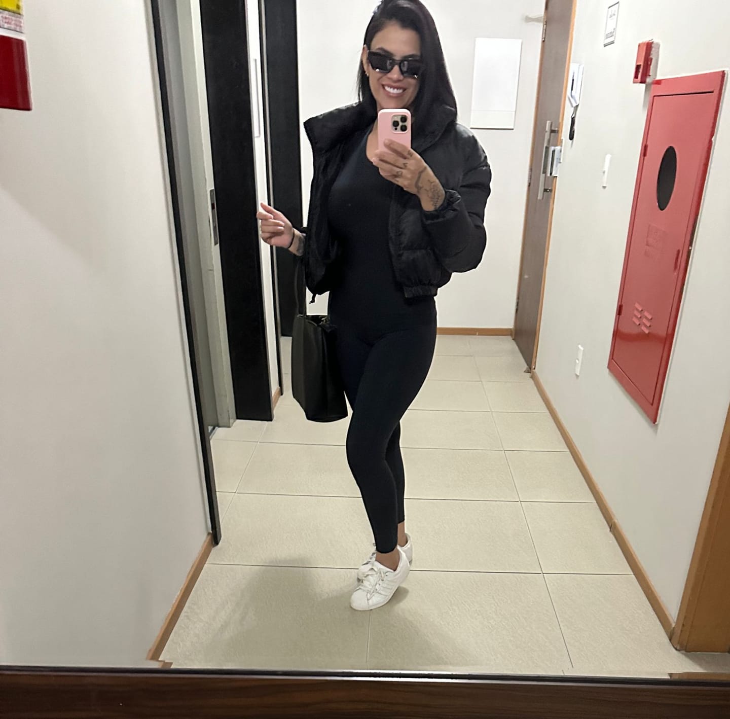 Customer photo review of Camiseta Postural Feminina - Posture Shirt® Pullover