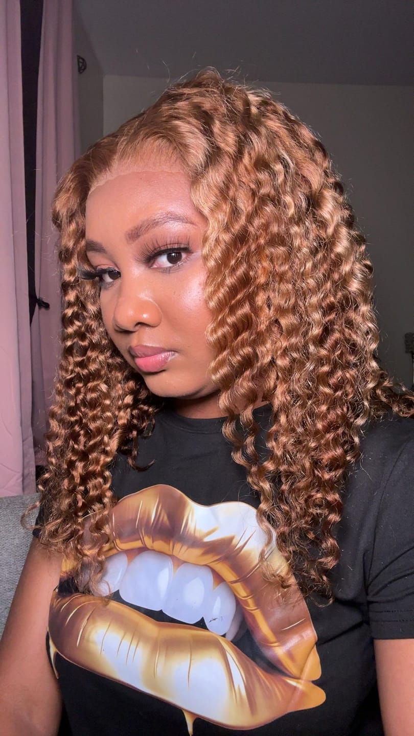 Customer photo review of Wavymy Honey Blonde Highlight Wear Go Glueless Water Wave Wig 4x6 Pre-cut Pre-plucked Bleached Knots Wig 100% Human Hair