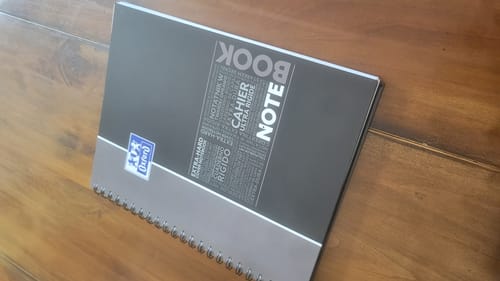 Avis photo d'un client sur Cahier à spirales NOTEBOOK OXFORD # Couverture rigide - 160 pages A4 détachables - ligné type CORNELL