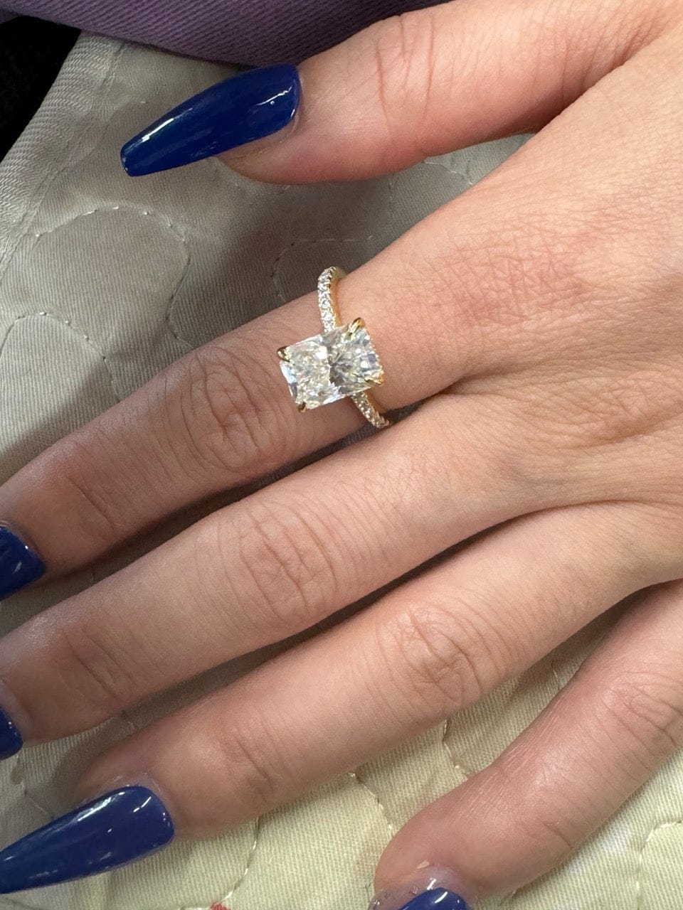 Customer photo review of S925 Rodiffy Moissanite 2.0 Ct~4.0 Ct Radiant Cut Yellow Gold/White Gold Engagement Ring For Women