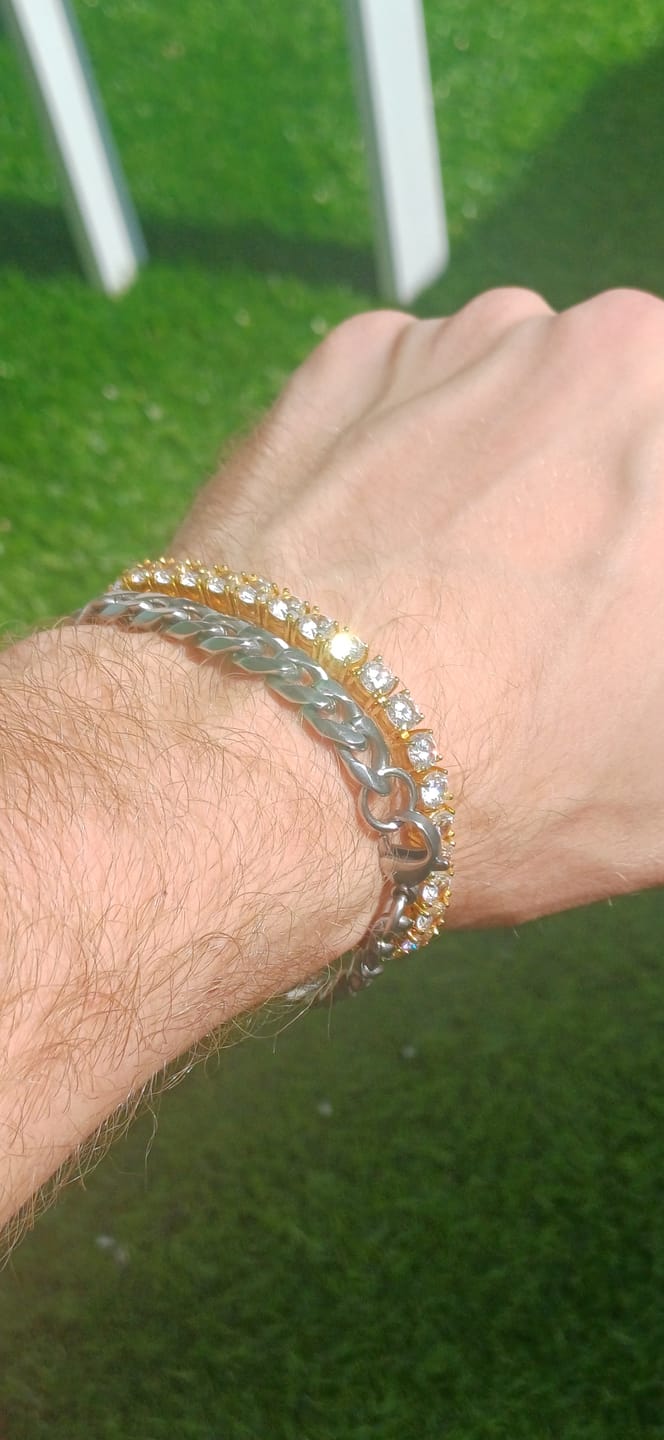 Customer photo review of TENNISBOY BRACELET. - 5MM 18K GOLD