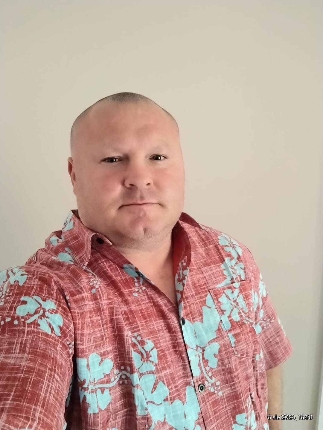 Customer photo review of Men's Red Floral Vintage Short Sleeve Button Up Beach Tropical Hawaiian Shirt