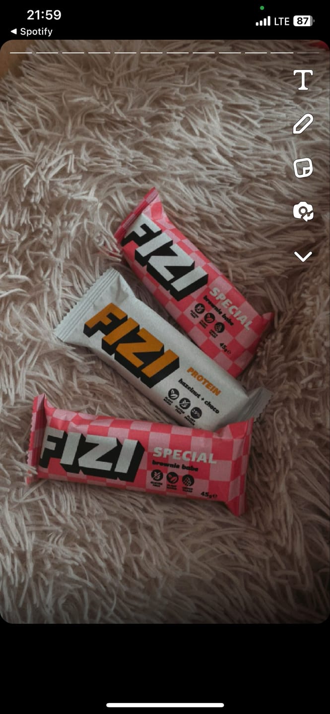Customer photo review of Mini box "Залізні Друзі УЗ"