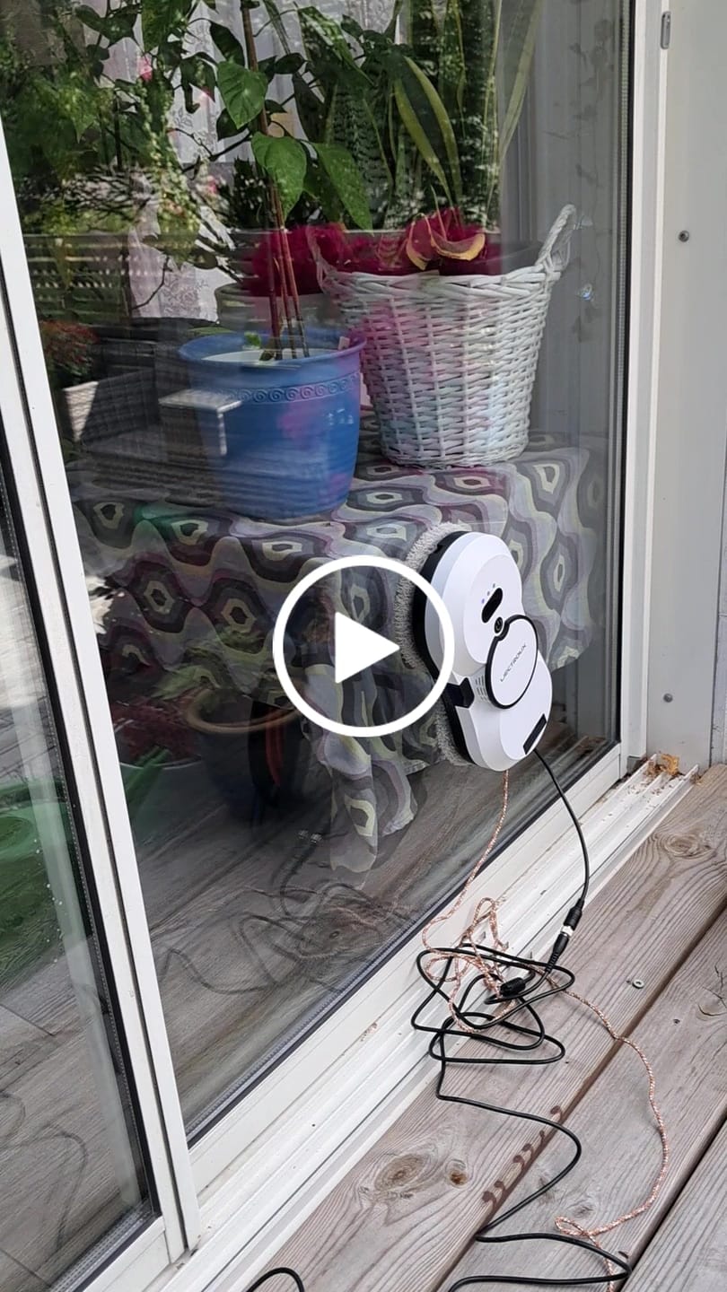 Customer video review of Fönsterputsrobot HCR-10 med sprayfunktion