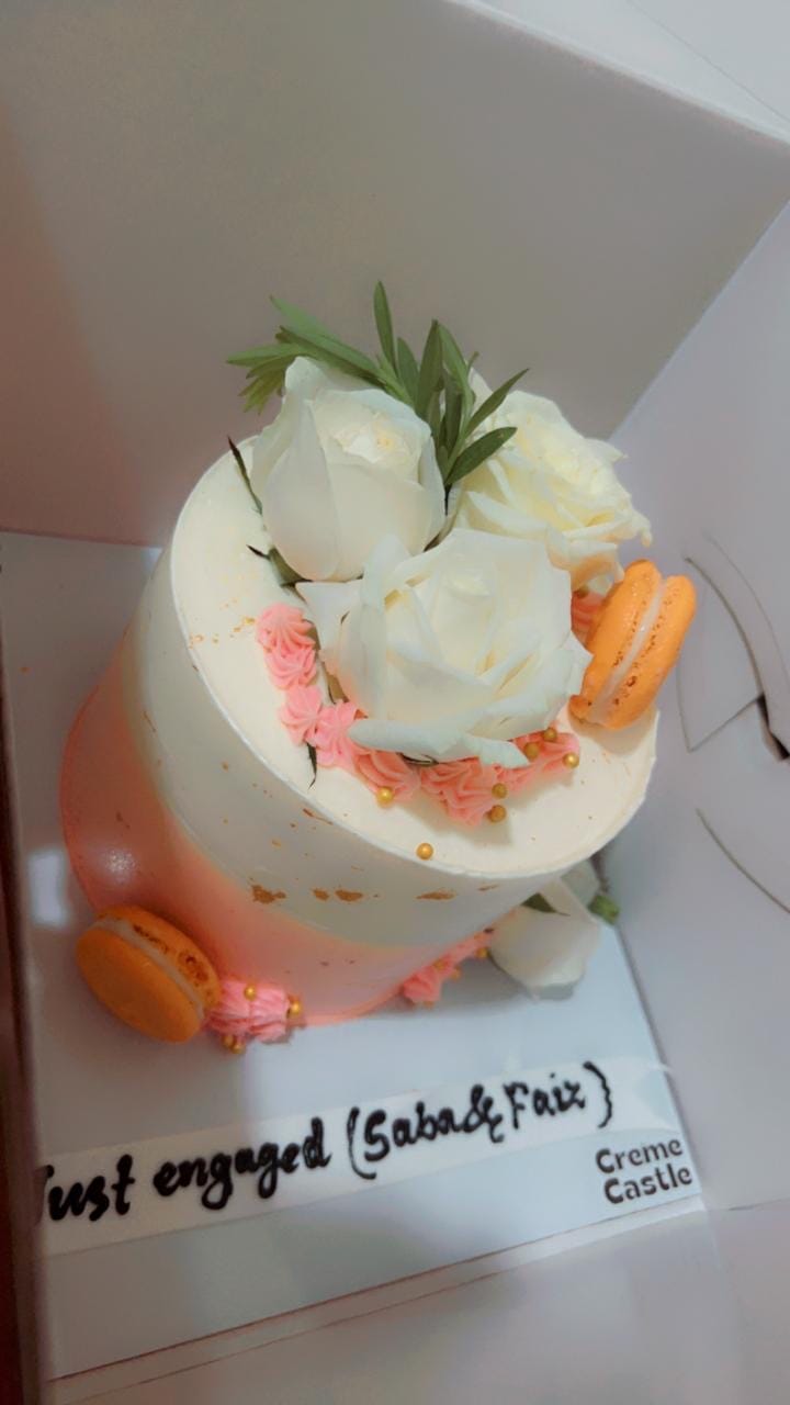 Customer photo review of Macaron Splash Cake
