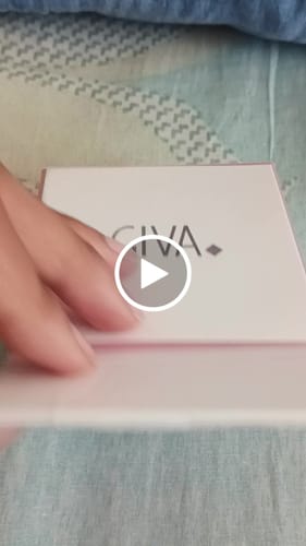 Customer video review of Oxidised Silver Moonstone Crescent Pendant with Box Chain