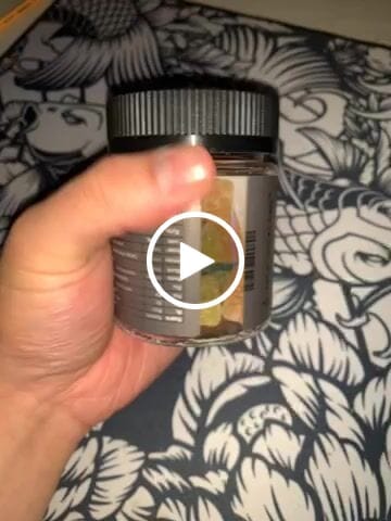 Customer video review of SVART - EDIBLES (THC 150mg)