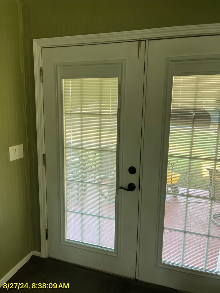Customer photo review of Blink Enclosed Blinds - 24" x 66" Frame Kit