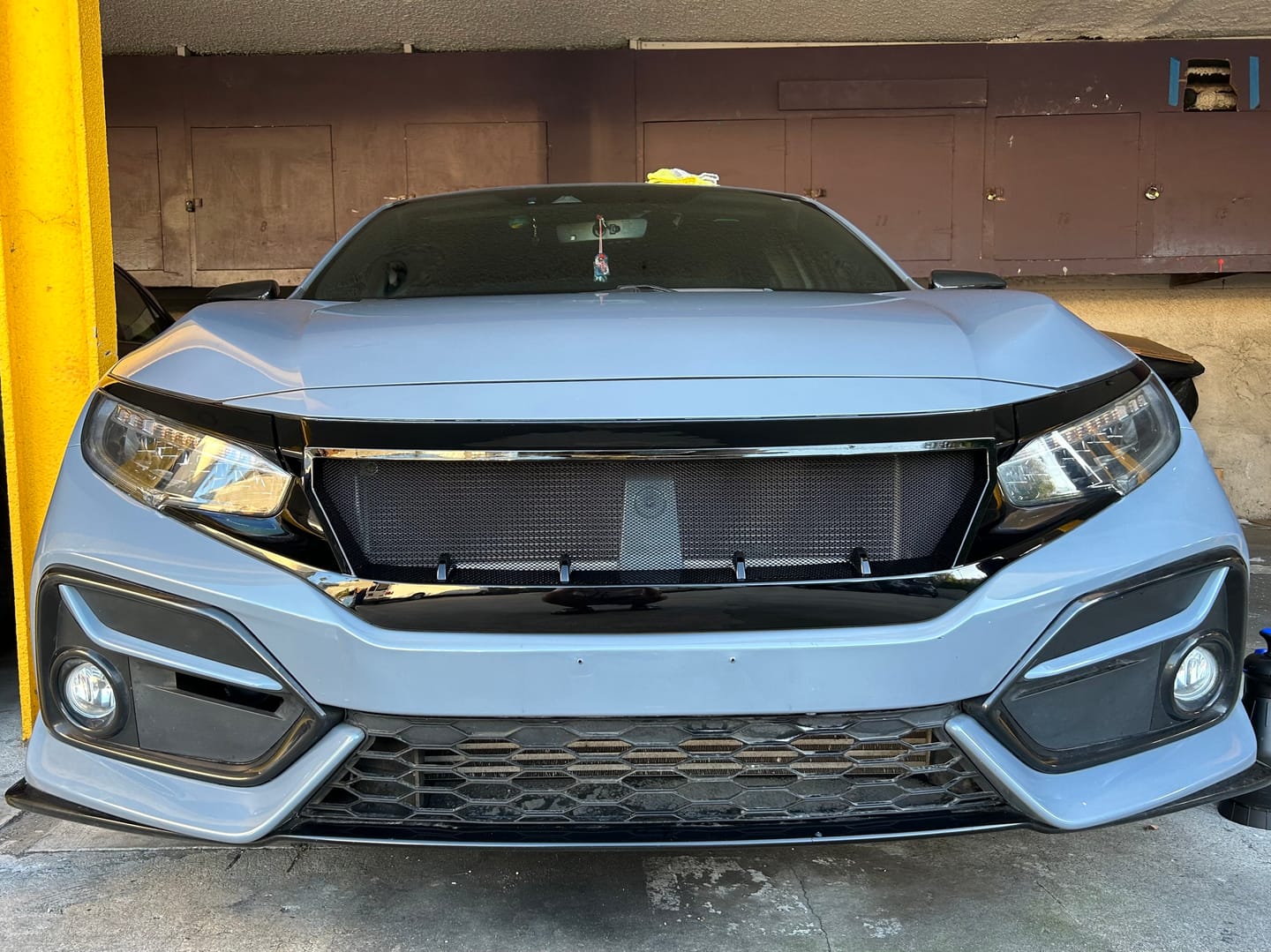 Customer photo review of Sports Grille w/ Steel Mesh - Glossy Black for 16-21 Honda Civic Sedan/Hatchback/FK8| In Stock On Sep 15