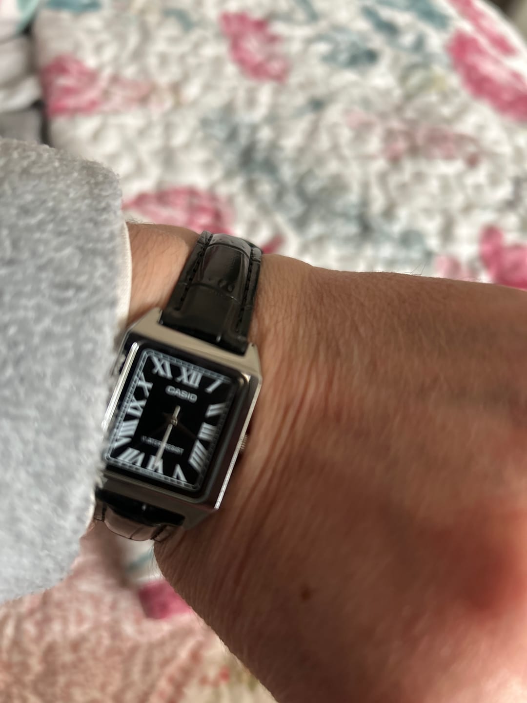 Customer photo review of Reloj Casio Tank Análogo LTP-V007L-9BUDF Cuero Dial Champaña
