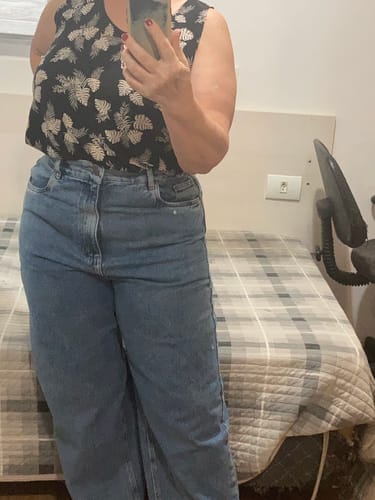 Solange H. review of Calça Jeans Reta Araçá Azul Médio image 1 out of 2