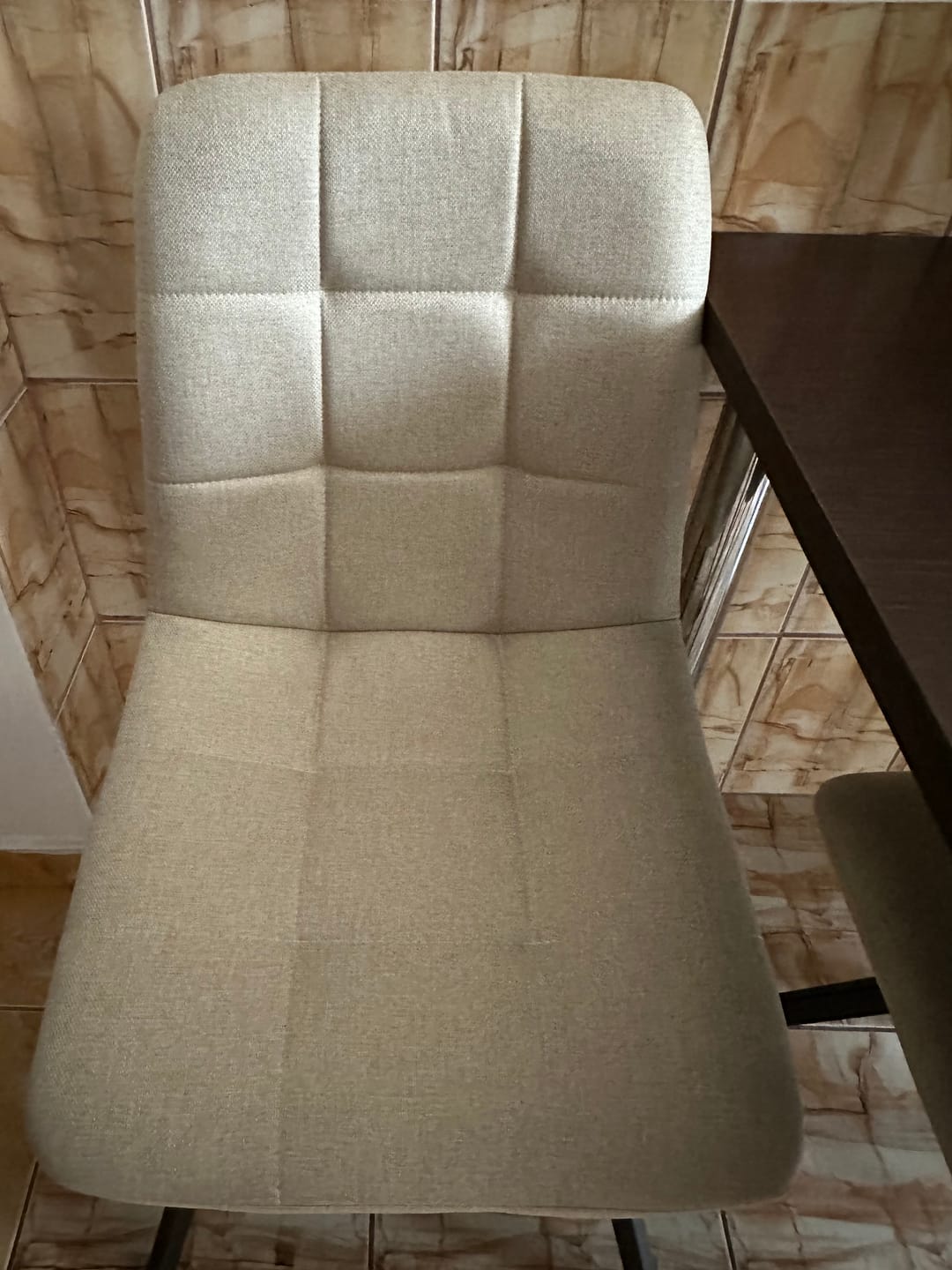 Customer photo review of Scaun tapitat K402, bej/negru, stofa clasica/metal, 45x55x86 cm