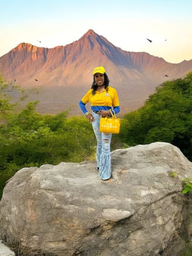 Customer photo review of SGRHO Quarter Zip Pullover