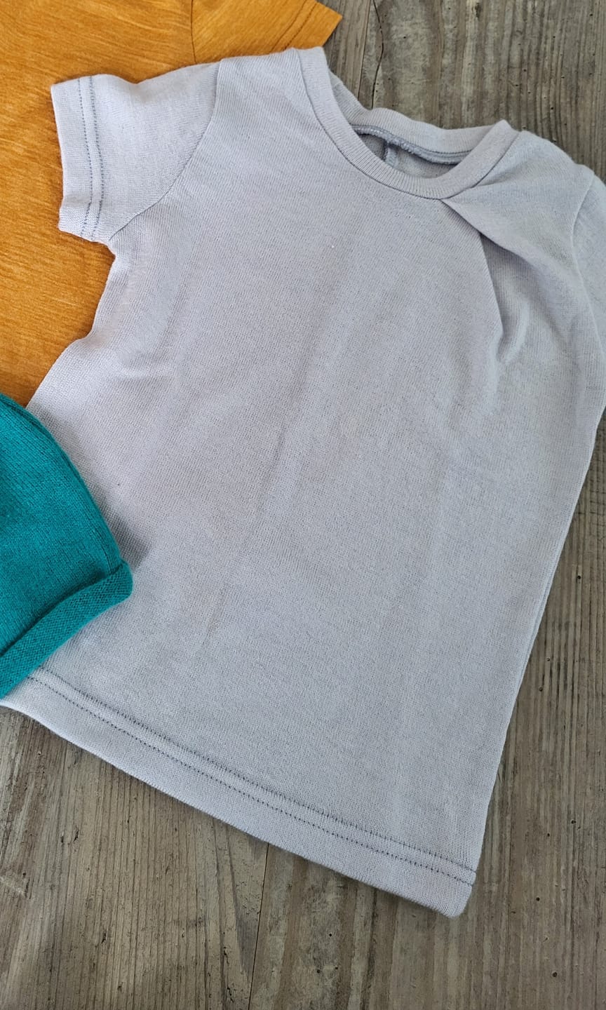 Customer photo review of Upcycling Merino T-Shirt mit der Falte Pastellblau