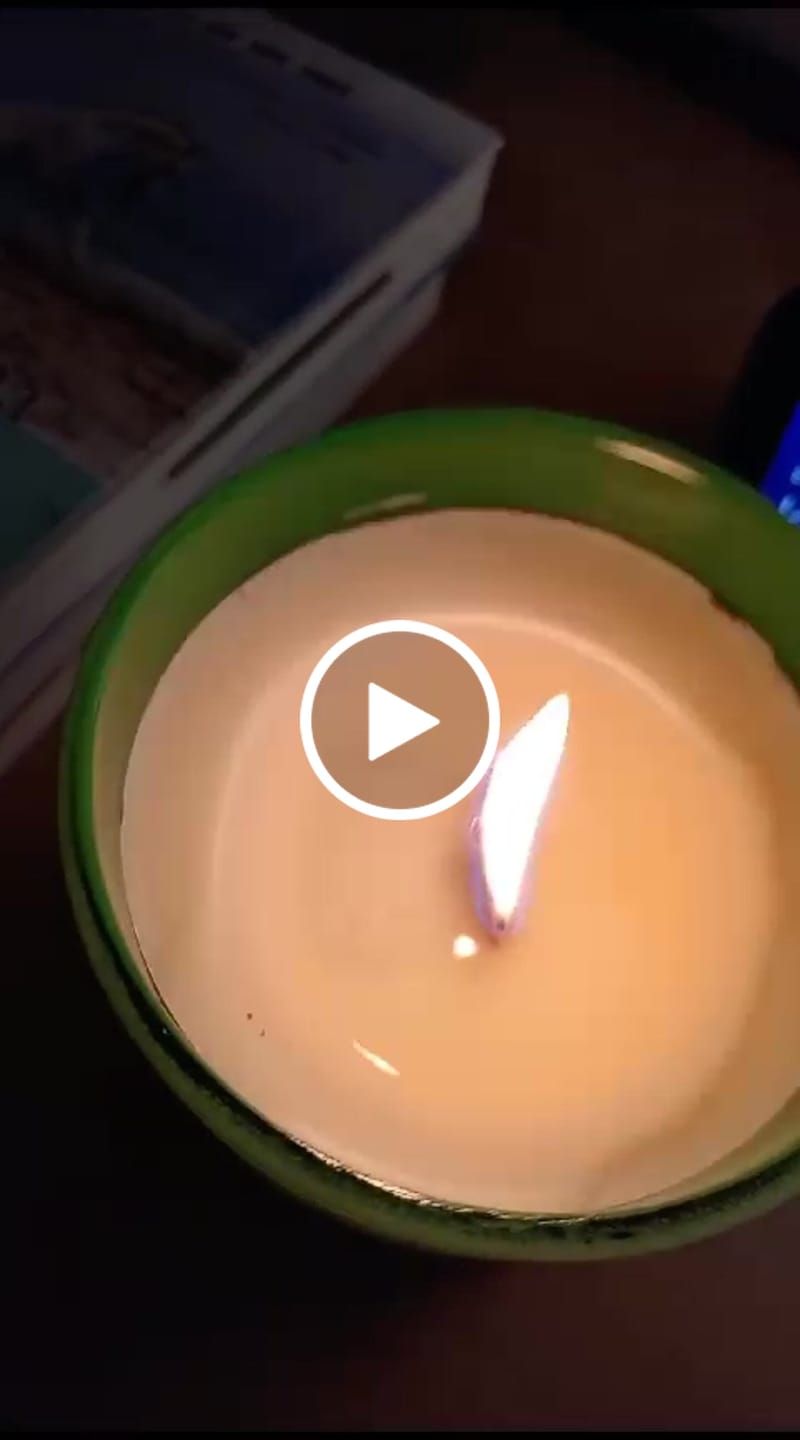 Customer video review of ESMERALDA