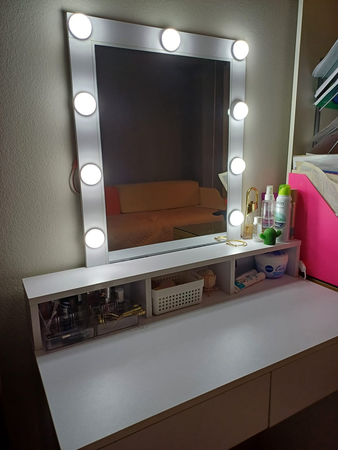 Customer photo review of Τραπέζι Μπουντουάρ Μακιγιάζ Μεικαπ Τουαλέτας Κρεβατοκάμαρας Καθρέφτης Λευκό με Φωτισμό LED Ρυθμιζόμενη Φωτεινότητα RD-T114W01