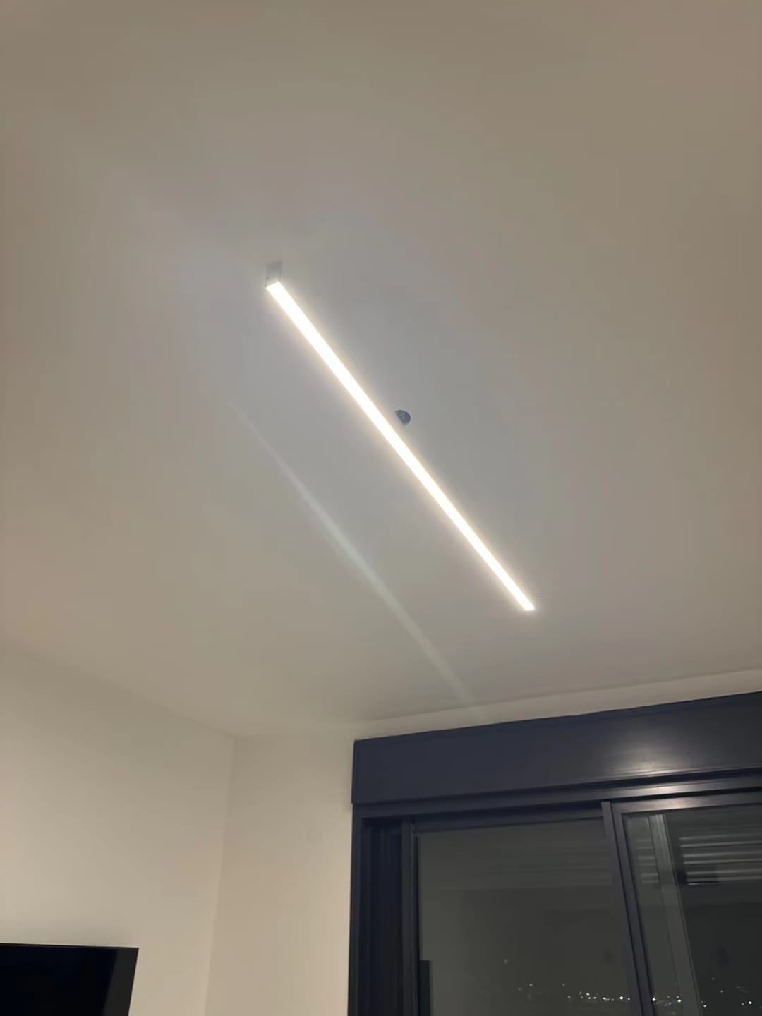 Customer photo review of WOMO Dimmable Long Linear Ceiling Light-WM1003