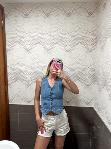 Customer photo review of Short Moon White