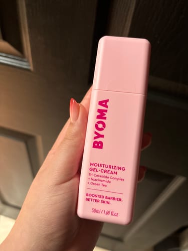 Customer photo review of MOISTURISING GEL CREAM