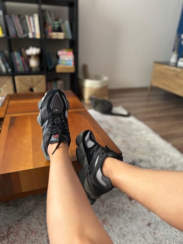 Customer photo review of New Balance 9060 Black with Castlerock and Rain Cloud U9060BLK - Hemen Kargoda