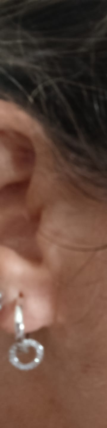 Customer photo review of Pendientes Aros Enlazados